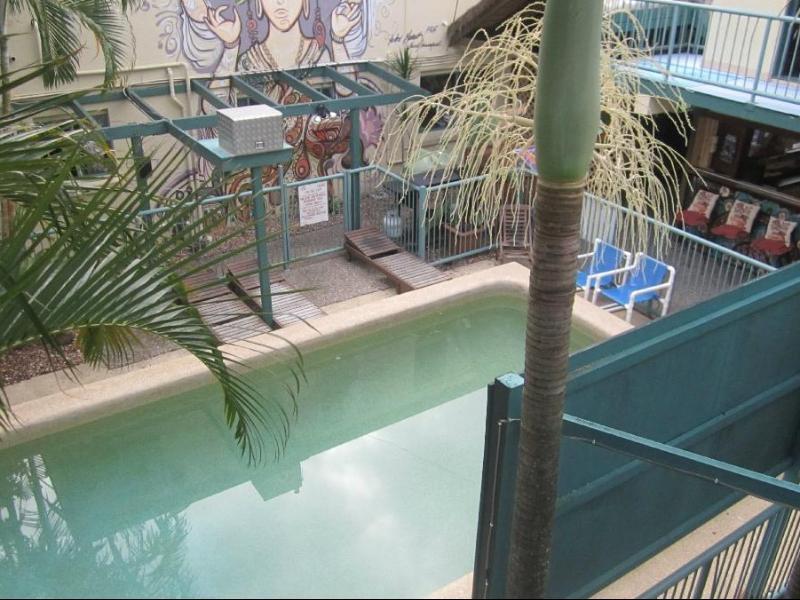 Sleeping Inn Backpackers Resort Gold Coast Exterior photo